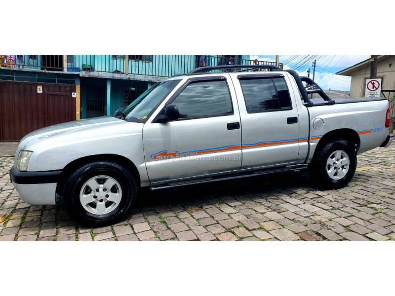 CHEVROLET - S10 - 2005/2005 - Prata - R$ 65.900,00