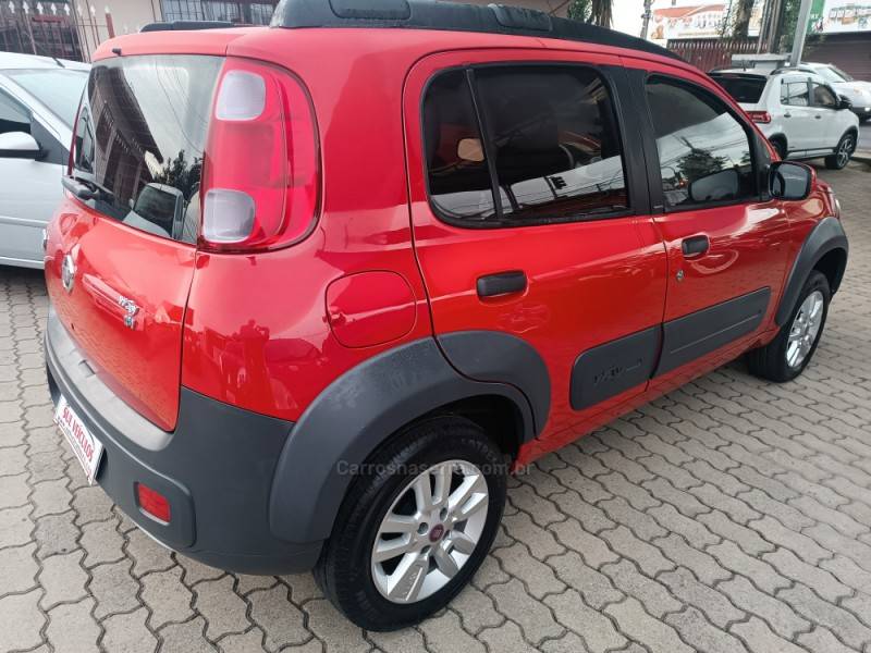 FIAT - UNO - 2010/2011 - Vermelha - R$ 34.800,00