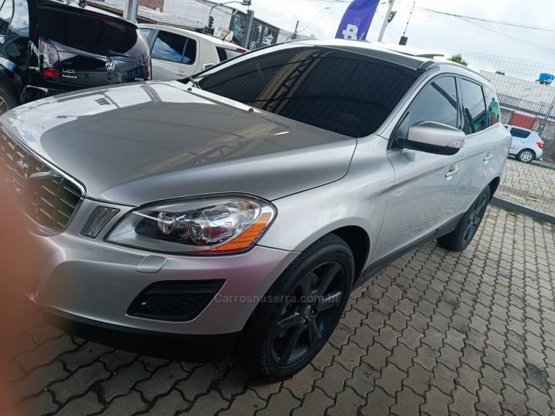 VOLVO - XC60 - 2011/2012 - Prata - R$ 67.900,00