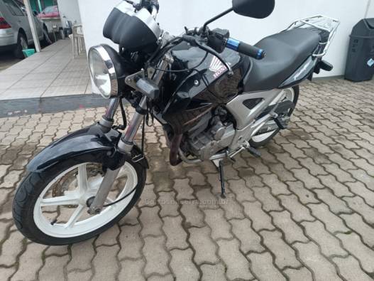 HONDA - CB TWISTER - 2004/2004 - Preta - R$ 7.800,00