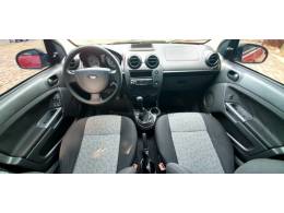 FORD - FIESTA - 2011/2011 - Vermelha - R$ 31.900,00