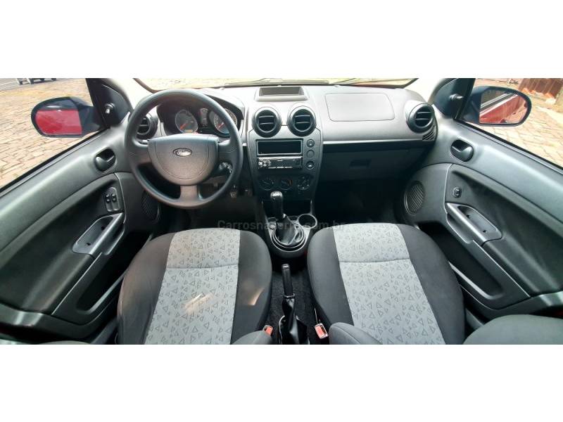 FORD - FIESTA - 2011/2011 - Vermelha - R$ 31.900,00
