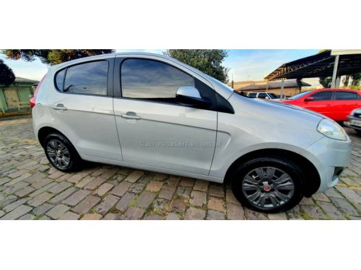 FIAT - PALIO - 2014/2014 - Prata - R$ 39.900,00