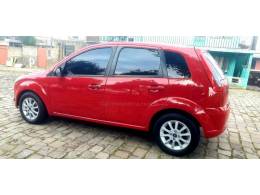 FORD - FIESTA - 2013/2014 - Vermelha - R$ 32.900,00