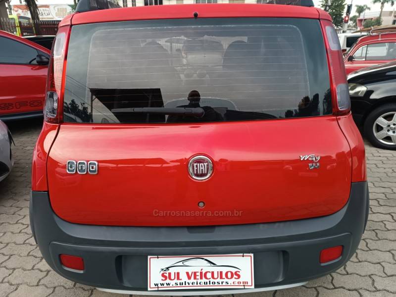 FIAT - UNO - 2010/2011 - Vermelha - R$ 34.800,00