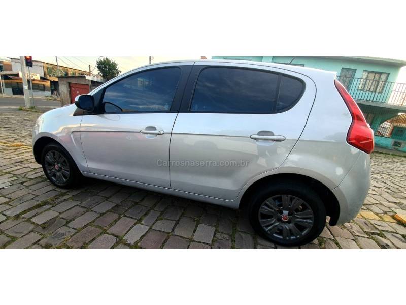 FIAT - PALIO - 2014/2014 - Prata - R$ 39.900,00