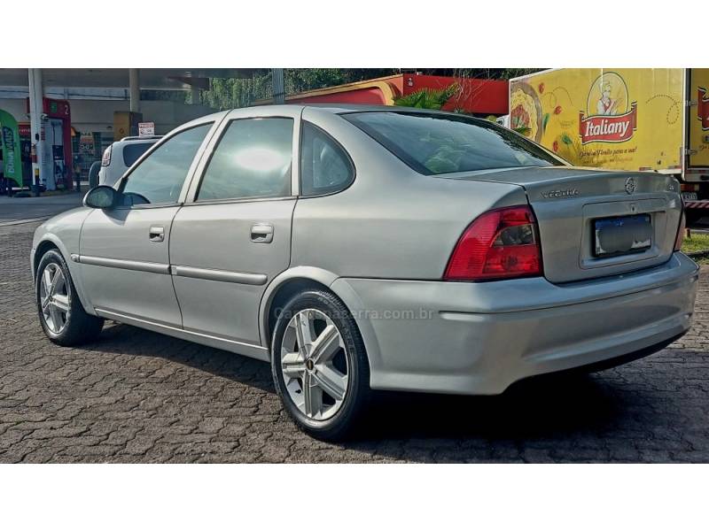 CHEVROLET - VECTRA - 2004/2005 - Prata - R$ 29.500,00