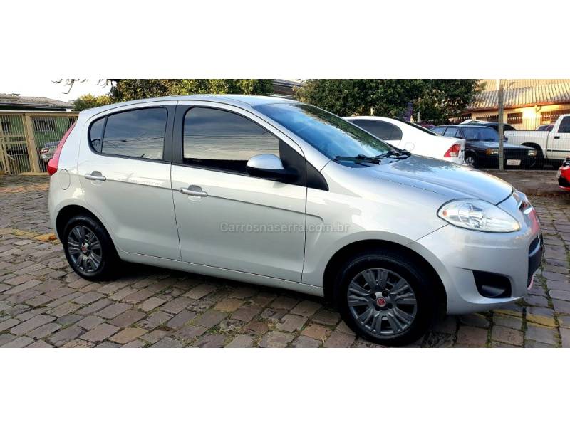 FIAT - PALIO - 2014/2014 - Prata - R$ 39.900,00