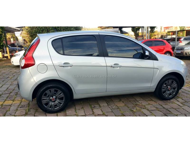 FIAT - PALIO - 2014/2014 - Prata - R$ 39.900,00