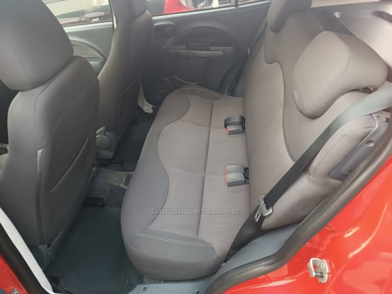 FIAT - UNO - 2010/2011 - Vermelha - R$ 34.800,00