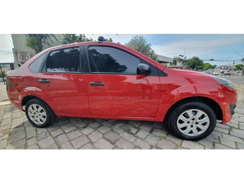FORD - FIESTA - 2011/2011 - Vermelha - R$ 31.900,00