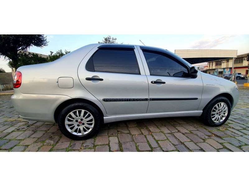 FIAT - SIENA - 2010/2010 - Prata - R$ 28.900,00