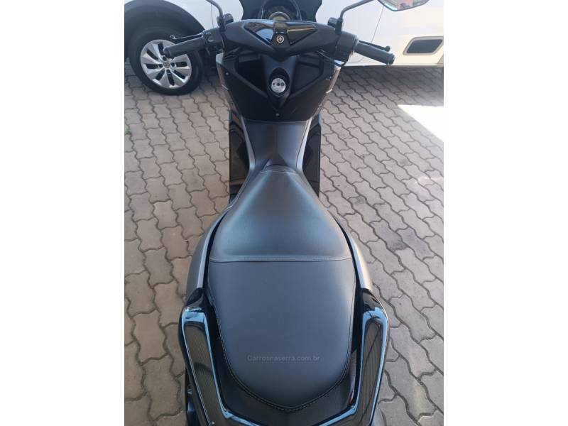YAMAHA - NMAX 160 ABS - 2016/2017 - Cinza - R$ 15.500,00