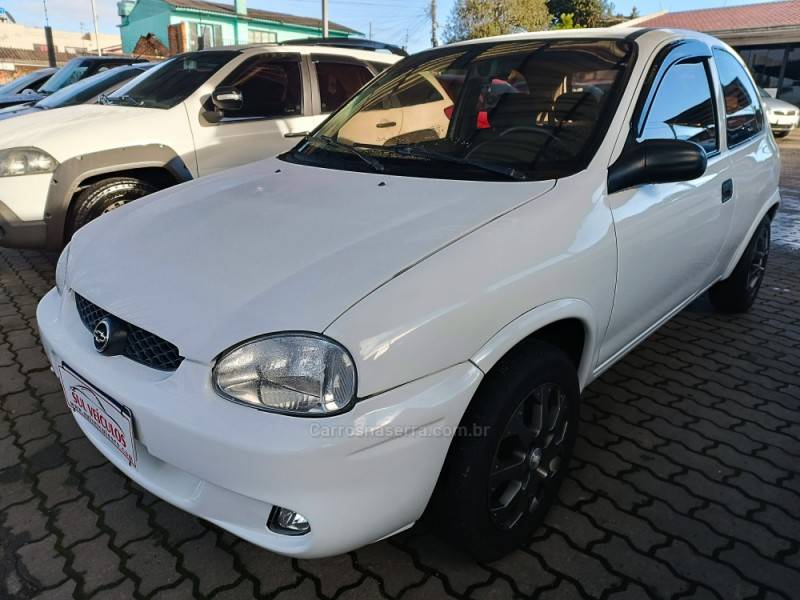 CHEVROLET - CORSA - 2002/2002 - Branca - R$ 17.800,00
