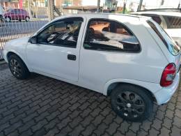 CHEVROLET - CORSA - 2002/2002 - Branca - R$ 17.800,00