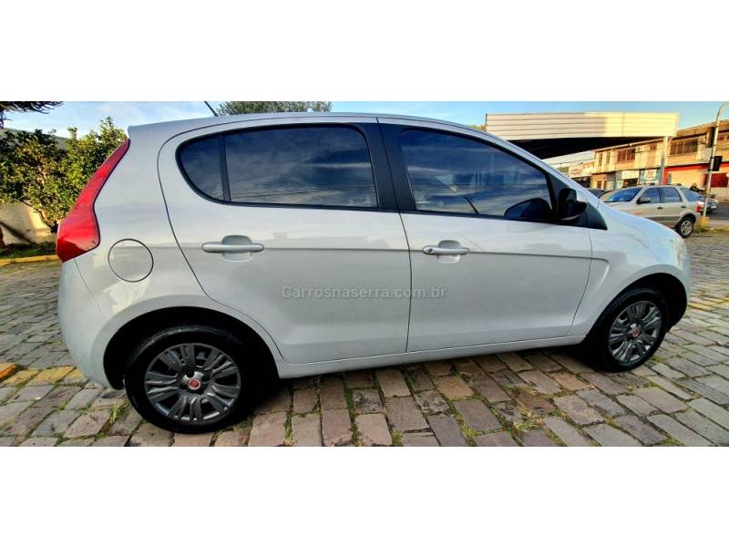FIAT - PALIO - 2014/2014 - Prata - R$ 39.900,00