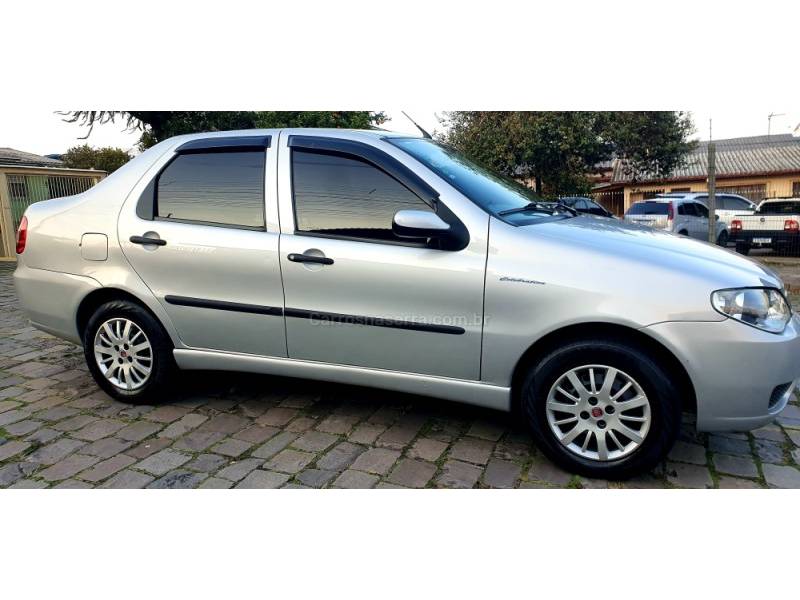 FIAT - SIENA - 2010/2010 - Prata - R$ 28.900,00