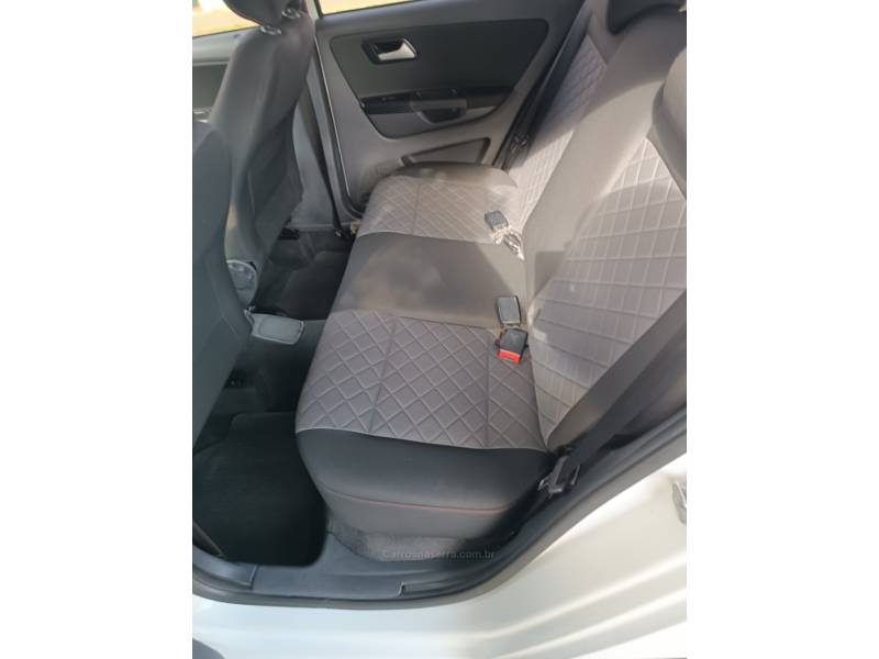VOLKSWAGEN - FOX - 2017/2018 - Branca - R$ 62.000,00