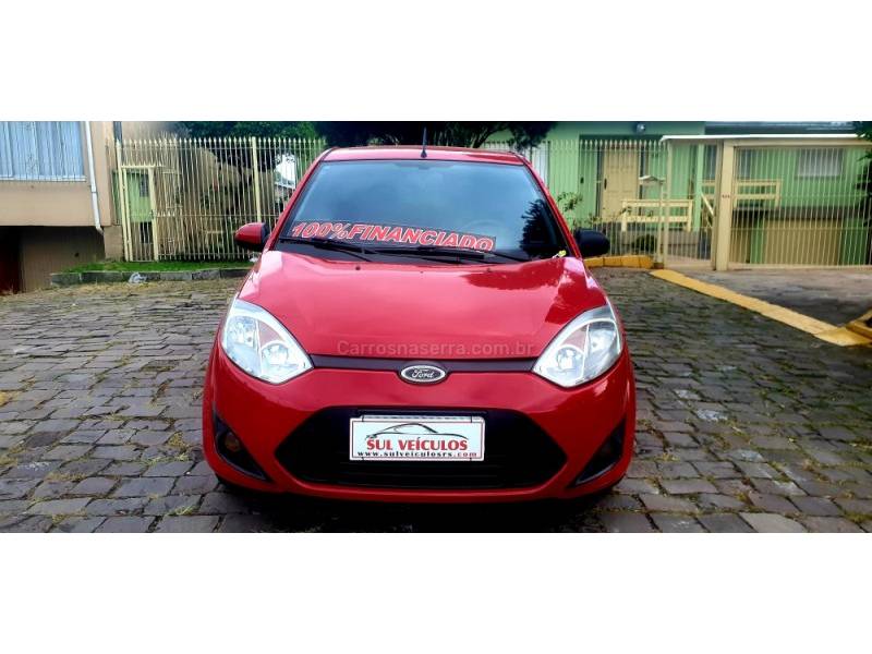 FORD - FIESTA - 2013/2014 - Vermelha - R$ 32.900,00