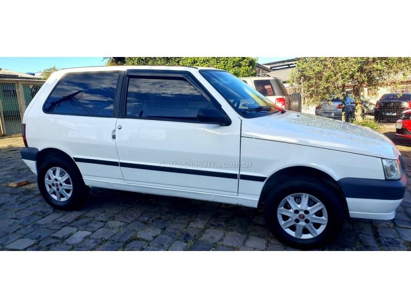 FIAT - UNO - 2011/2011 - Branca - R$ 21.900,00