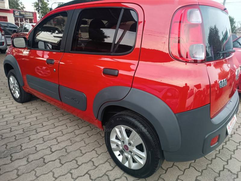 FIAT - UNO - 2010/2011 - Vermelha - R$ 34.800,00