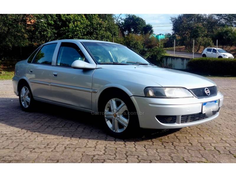 CHEVROLET - VECTRA - 2004/2005 - Prata - R$ 29.500,00
