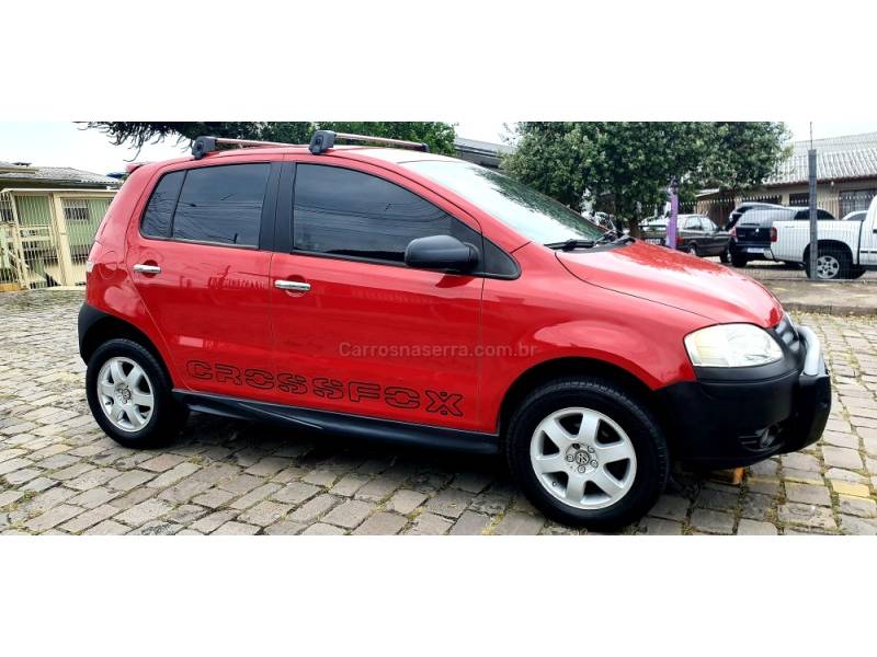 VOLKSWAGEN - CROSSFOX - 2007/2007 - Vermelha - R$ 29.900,00
