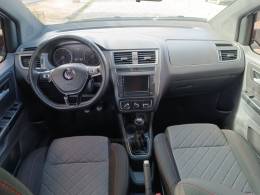 VOLKSWAGEN - FOX - 2017/2018 - Branca - R$ 62.000,00