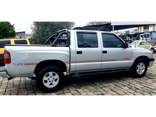 CHEVROLET - S10 - 2005/2005 - Prata - R$ 65.900,00