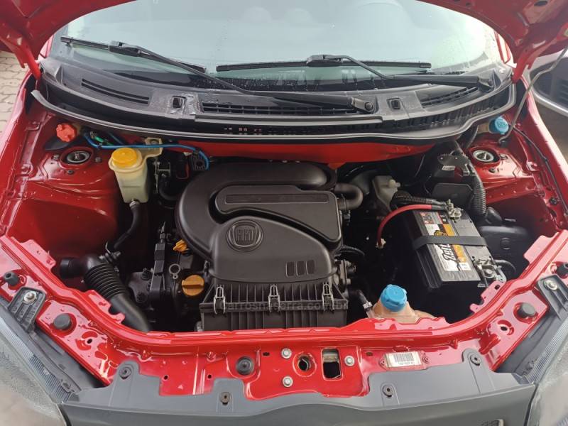 FIAT - UNO - 2010/2011 - Vermelha - R$ 34.800,00