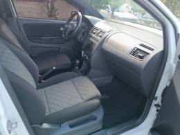 VOLKSWAGEN - FOX - 2017/2018 - Branca - R$ 62.000,00