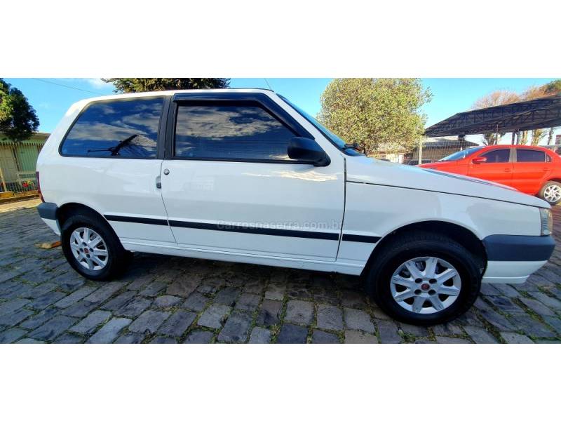 FIAT - UNO - 2011/2011 - Branca - R$ 21.900,00