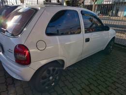 CHEVROLET - CORSA - 2002/2002 - Branca - R$ 17.800,00