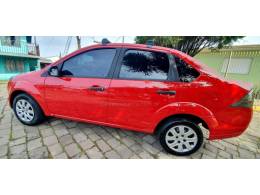 FORD - FIESTA - 2011/2011 - Vermelha - R$ 31.900,00